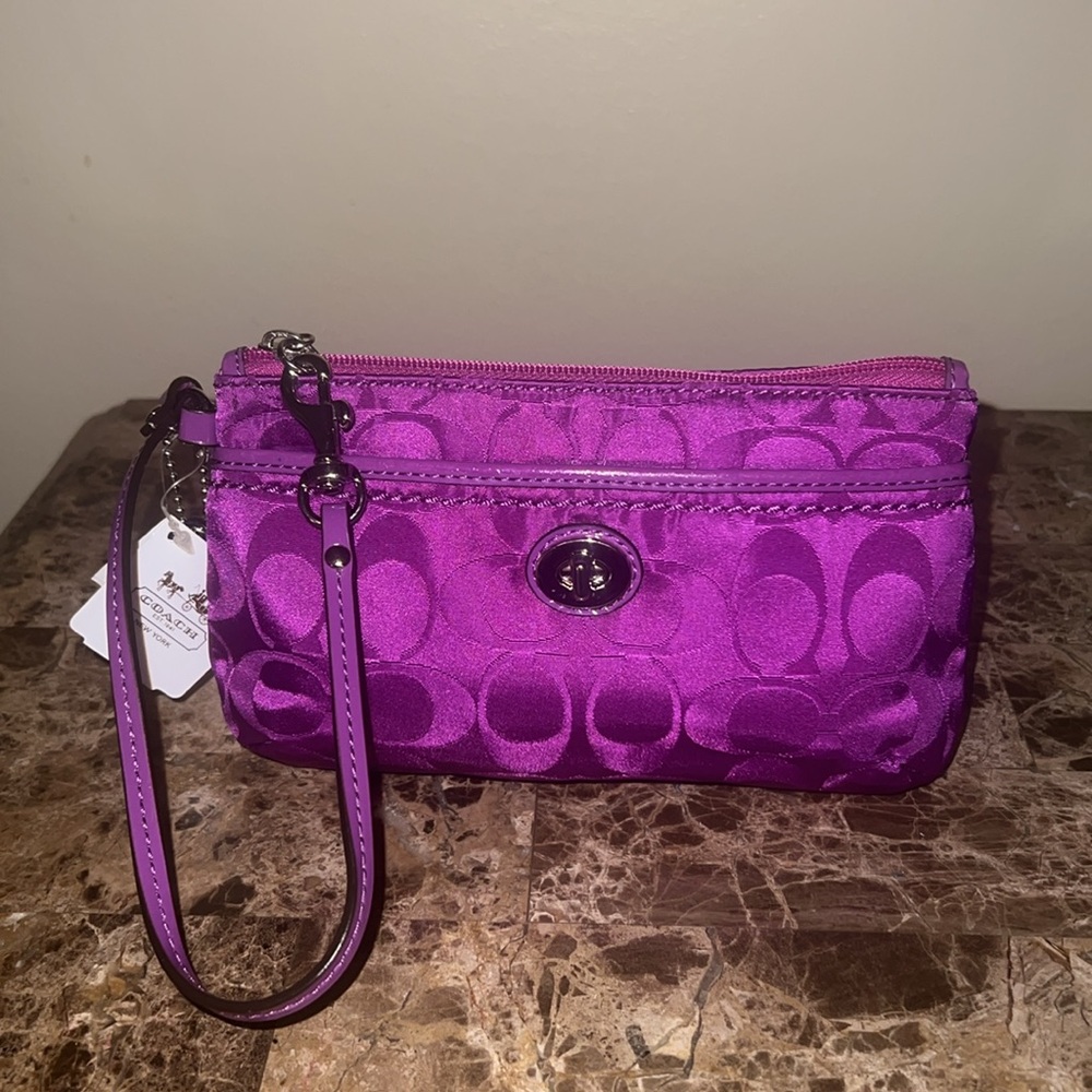 NWT Coach Purple Wristlet Clutch with Signature Monogram - Picture 3 of 7